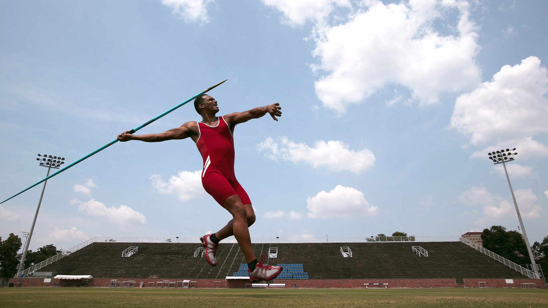 巨熊之怒，冰封火箭，切特·霍姆格伦在年度焦点之战宣告未来降临